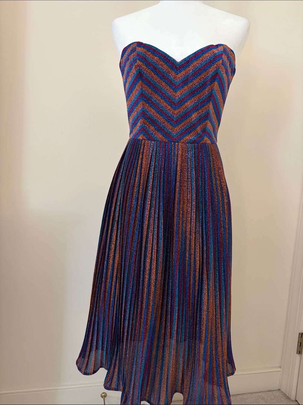 Dress the Population Strapless Metallic Multicolor Chevron Pleated Dress